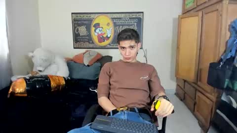 Snapshot of erick_de_rossee chatting on 13, 4, 2026 erick_de_rossee online show from 13, 4, 2026