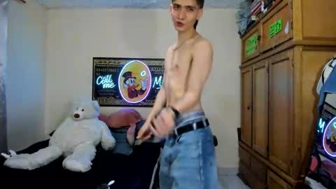 Snapshot of erick_de_rossee chatting on 15, 4, 2026 erick_de_rossee online show from 15, 4, 2026