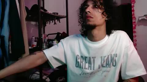 Snapshot of erick_martinezz chatting on 5, 4, 2026 erick online show from 5, 4, 2026