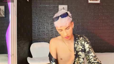 Snapshot of erick_velveth chatting on 9, 10, 2025 erick online show from 9, 10, 2025