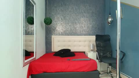 Snapshot of erick_zhimerman chatting on 8, 10, 2025 online show from 8, 10, 2025