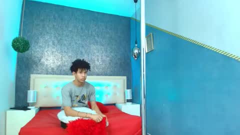 Snapshot of erick_zhimerman chatting on 3, 11, 2025 online show from 3, 11, 2025