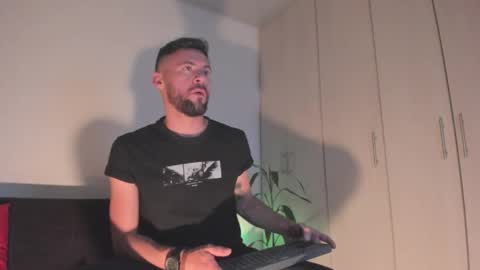 Snapshot of erickpritz_xh chatting on 5, 4, 2026 erickpritz_xh online show from 5, 4, 2026