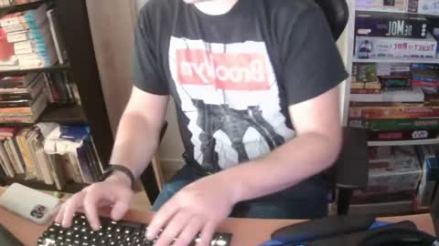 Snapshot of erik_dapper chatting on 9, 3, 2026 Erik Dapper online show from 9, 3, 2026