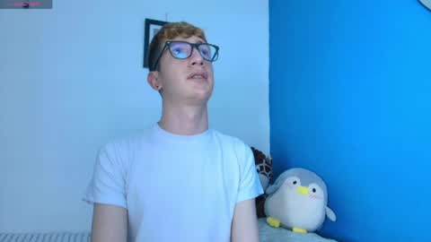 Snapshot of erik_golden_ chatting on 28, 4, 2026 I am Erik online show from 28, 4, 2026