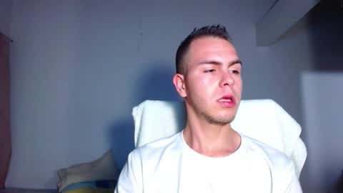 Snapshot of erik_rodriguez chatting on 19, 11, 2025 Erik rodriguez online show from 19, 11, 2025