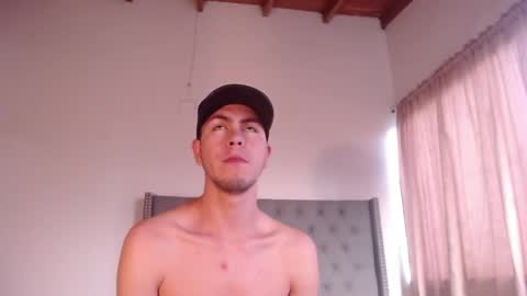 Snapshot of erik_rodriguez chatting on 19, 4, 2026 Erik rodriguez online show from 19, 4, 2026