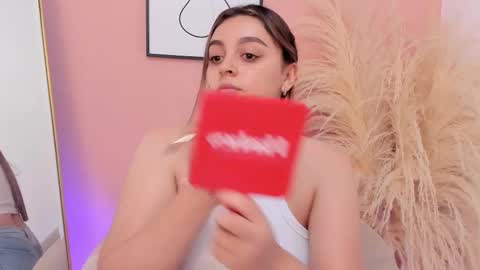 Erika Mendez online show from 3, 3, 2025