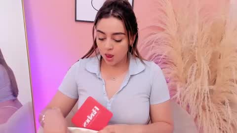 Erika Mendez online show from 6, 3, 2025