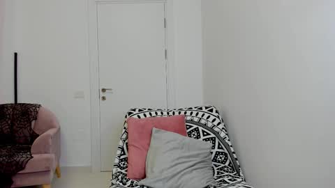 Snapshot of erikabeee1 chatting on 10, 11, 2025 Erikabeee online show from 10, 11, 2025