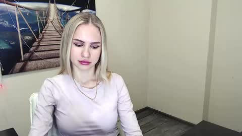 Snapshot of erikagavin chatting on 19, 2, 2025 Erika online show from 19, 2, 2025