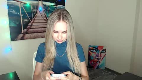 Snapshot of erikagavin chatting on 16, 9, 2025 Erika online show from 16, 9, 2025