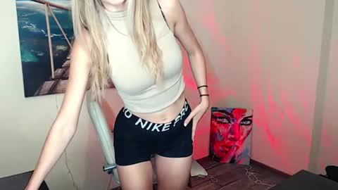 Snapshot of erikagavin chatting on 25, 10, 2025 Erika online show from 25, 10, 2025