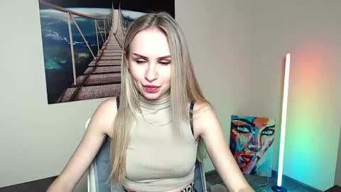 Snapshot of erikagavin chatting on 24, 11, 2025 Erika online show from 24, 11, 2025