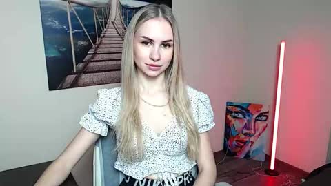 Snapshot of erikagavin chatting on 5, 12, 2025 Erika online show from 5, 12, 2025