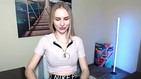 Snapshot of erikagavin chatting on 17, 12, 2025 Erika online show from 17, 12, 2025