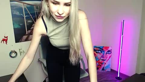 Snapshot of erikagavin chatting on 20, 12, 2025 Erika online show from 20, 12, 2025