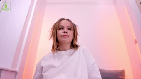 Snapshot of erikalustx chatting on 9, 12, 2024 Erika online show from 9, 12, 2024