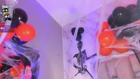 Snapshot of erikamontiel__ chatting on 9, 10, 2025 Erika online show from 9, 10, 2025