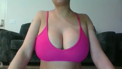 erin2025 online show from 15, 12, 2025