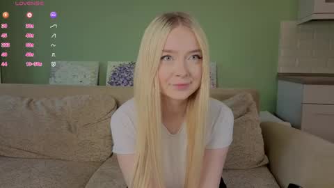 Snapshot of erlenbayer chatting on 16, 4, 2026 Chanel online show from 16, 4, 2026