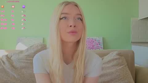Snapshot of erlenbayer chatting on 6, 5, 2026 Chanel online show from 6, 5, 2026