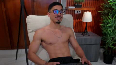 Snapshot of eros_becker_ chatting on 19, 4, 2026 eros_becker_ online show from 19, 4, 2026