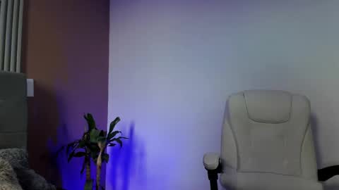 Eros Lux1 online show from 11, 4, 2026