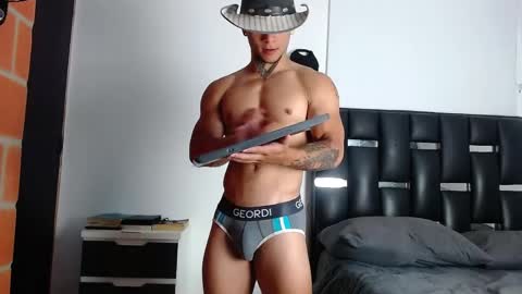 Snapshot of erosscott chatting on 15, 4, 2026 Eros online show from 15, 4, 2026