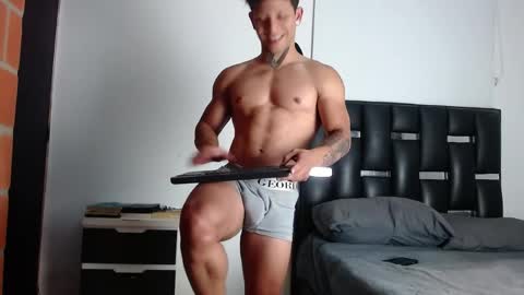 Snapshot of erosscott chatting on 19, 4, 2026 Eros online show from 19, 4, 2026