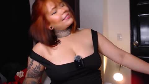 Snapshot of erothopia_ chatting on 17, 12, 2025 yhoa online show from 17, 12, 2025