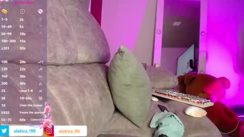 Snapshot of escarlett_liu chatting on 16, 4, 2026 Yessica online show from 16, 4, 2026