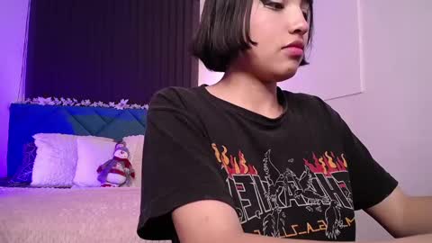 Snapshot of escarlett_wii chatting on 27, 12, 2024 SCARLETT online show from 27, 12, 2024