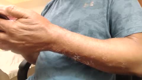 Snapshot of escorpion51 chatting on 12, 12, 2024 escorpion51 online show from 12, 12, 2024