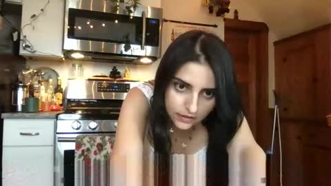 Snapshot of esimaralda chatting on 22, 4, 2026 esimaralda online show from 22, 4, 2026