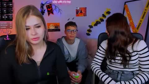 esma_shine online show from 26, 10, 2025