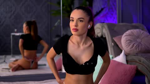 Snapshot of esmeainsley chatting on 4, 12, 2024 Raluca  online show from 4, 12, 2024