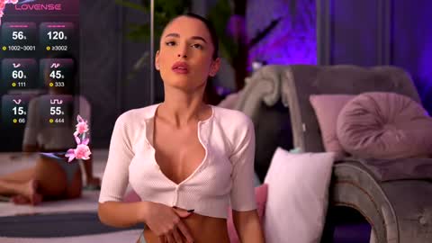 Snapshot of esmeainsley chatting on 10, 12, 2024 Raluca  online show from 10, 12, 2024