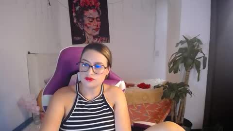 Snapshot of esmeralda098 chatting on 5, 1, 2026 Esmeralda online show from 5, 1, 2026