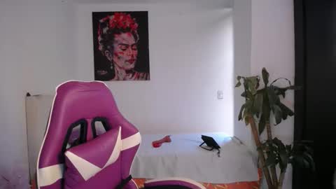 Snapshot of esmeralda098 chatting on 14, 2, 2026 Esmeralda online show from 14, 2, 2026