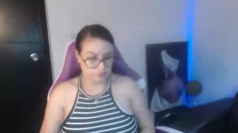 Snapshot of esmeralda098 chatting on 10, 3, 2026 Esmeralda online show from 10, 3, 2026