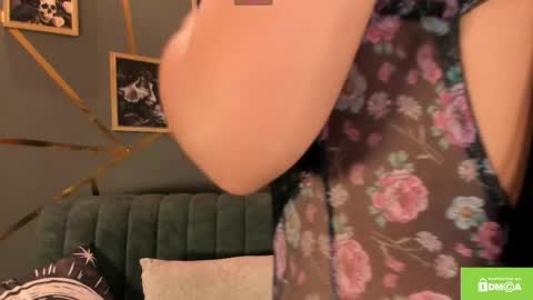 Snapshot of esmeralda99_ chatting on 19, 4, 2026 Esmeralda online show from 19, 4, 2026