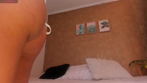 Snapshot of esmeralda__g chatting on 23, 2, 2025 Esmeralda G online show from 23, 2, 2025