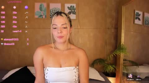 Snapshot of esmeralda__g chatting on 12, 3, 2025 Esmeralda G online show from 12, 3, 2025