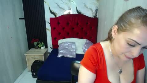 Snapshot of esmeralda_black chatting on 5, 5, 2026 esmeralda black online show from 5, 5, 2026