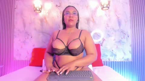Snapshot of esmeralda_duarte chatting on 1, 2, 2025 esmeralda online show from 1, 2, 2025