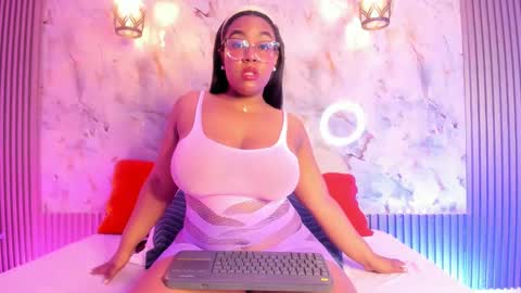 Snapshot of esmeralda_duarte chatting on 3, 2, 2025 esmeralda online show from 3, 2, 2025