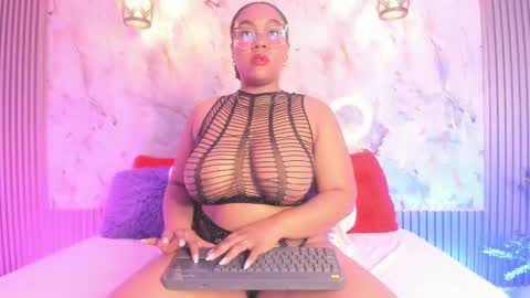 Snapshot of esmeralda_duarte chatting on 11, 3, 2025 esmeralda online show from 11, 3, 2025
