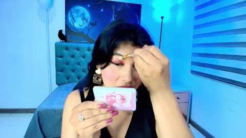 Esmeralda  online show from 11, 11, 2025