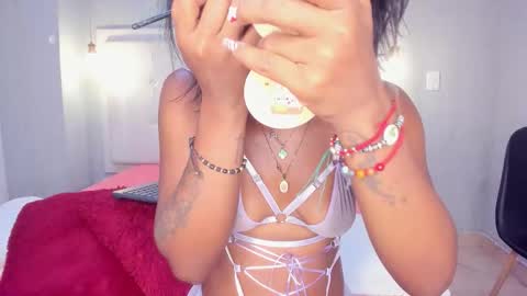 esmeraldanyx online show from 16, 12, 2025